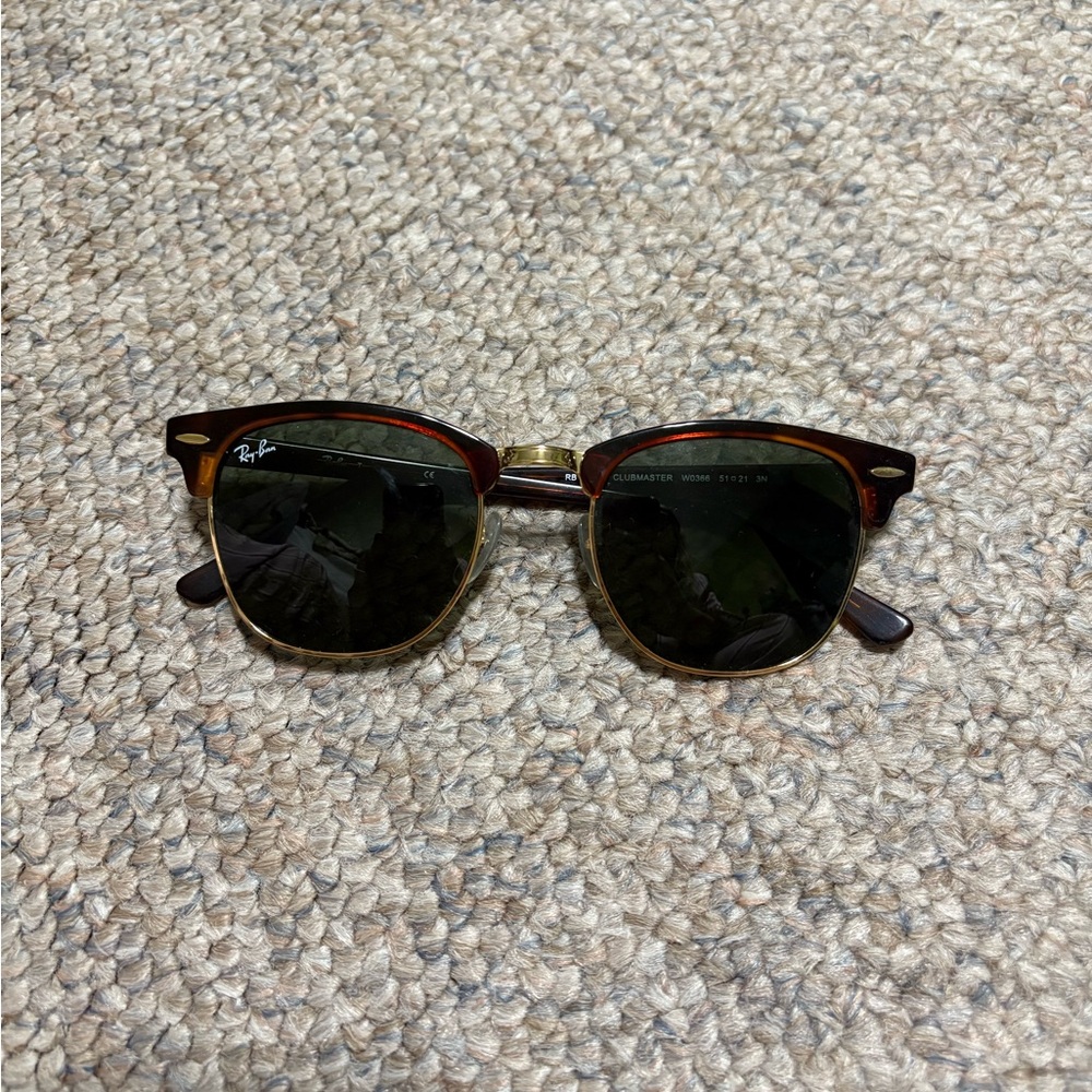 Ray-Ban Clubmaster Tortoise Sunglasses